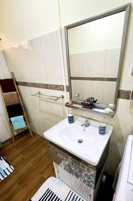 Kot Nu - Beach Themed Apartment - 3 Mins Walk From The Sea Flic-en-Flacq Εξωτερικό φωτογραφία